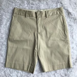 Banana Republic Bermuda Khaki Shorts Uniform Casual Size 4 Petite